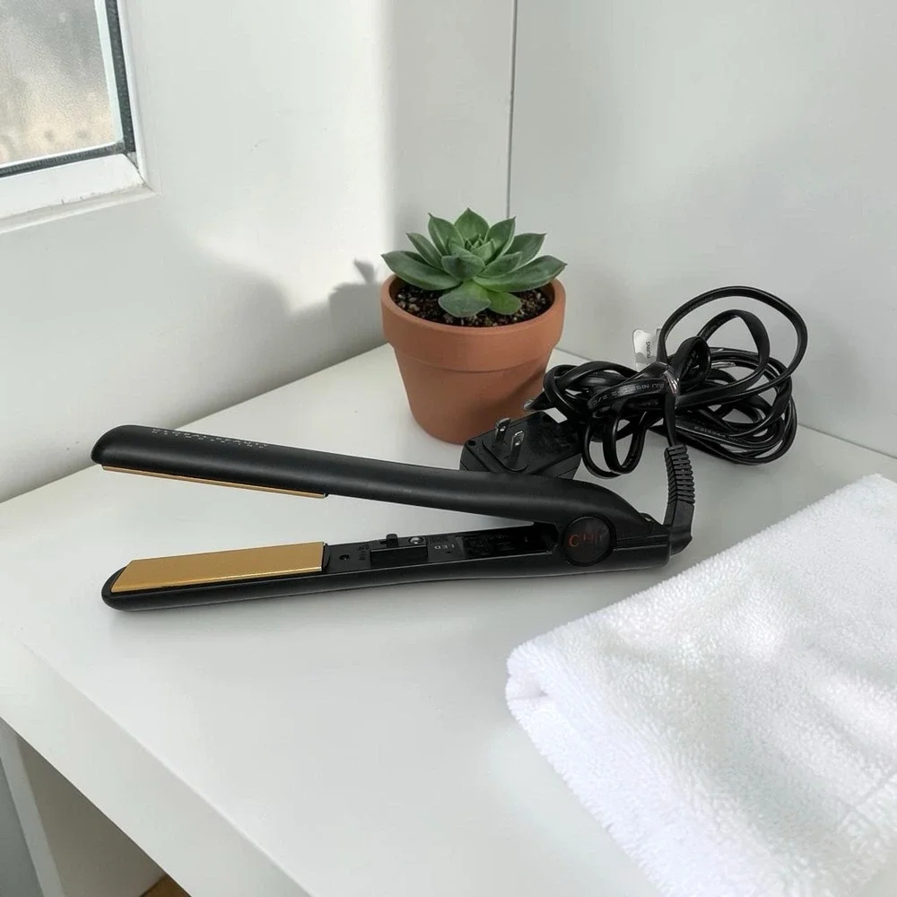 CHI GF1001 Ceramic Hair Straightener Flat Iron 1